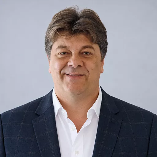 Aleksandar R. — Predavač