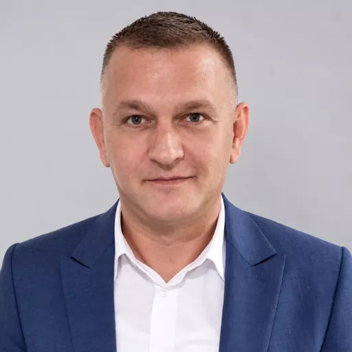 Rade R. — Predavač
