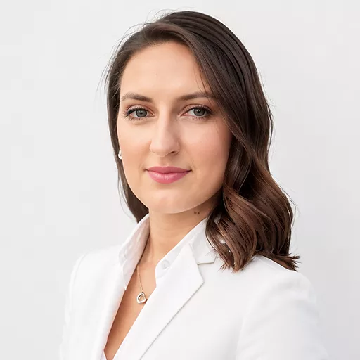 Adriana S. — Sudski tumač u Akademiji Oxford Adriana S.
