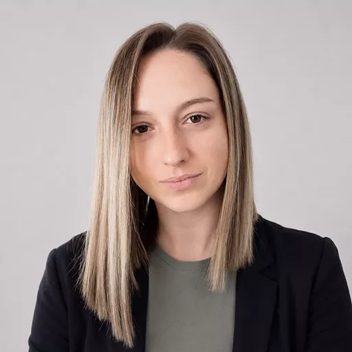 Dijana D. — Sudski tumač u Akademiji Oxford Dijana D.