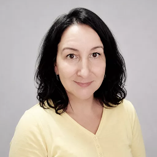 Ljubica V. — Sudski tumač u Akademiji Oxford Ljubica V.