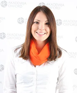 Sanja — Profesor španskog, Akademija Oxford Beograd