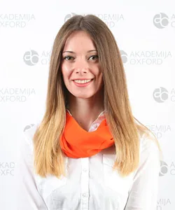 Ivana — Profesor engleskog, Akademija Oxford Novi Sad