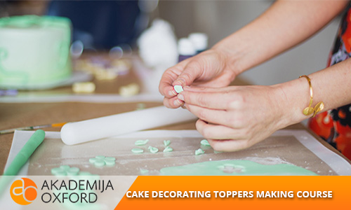 Cake decorating toppers making Training